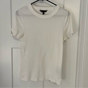 Banana republic white ribbed tee size medium